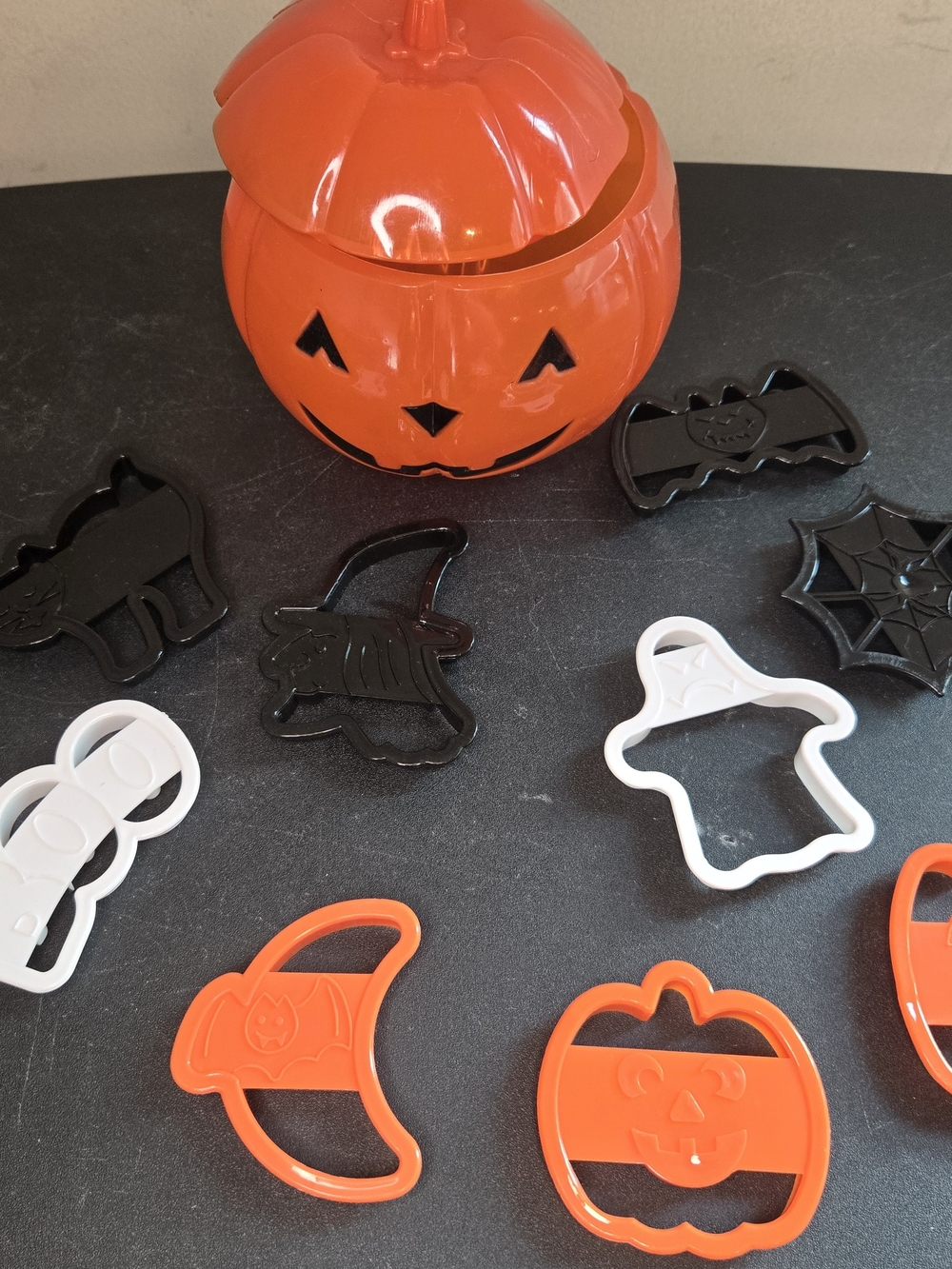 Vtg 90s Wilton Pumpkin Jack O Lantern 8 Cookie Jello Cutters Halloween 90s Mom